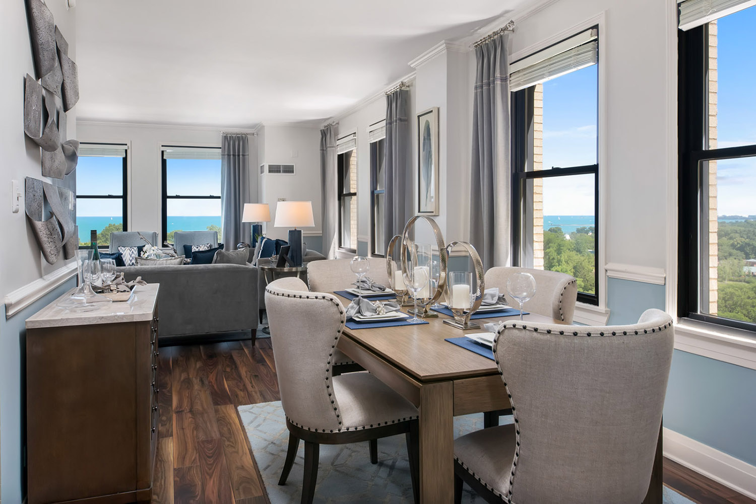 Luxury apartment on lake michigan